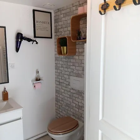 Apartment 3j *